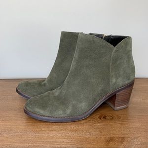LANDS’ END Green Suede Booties